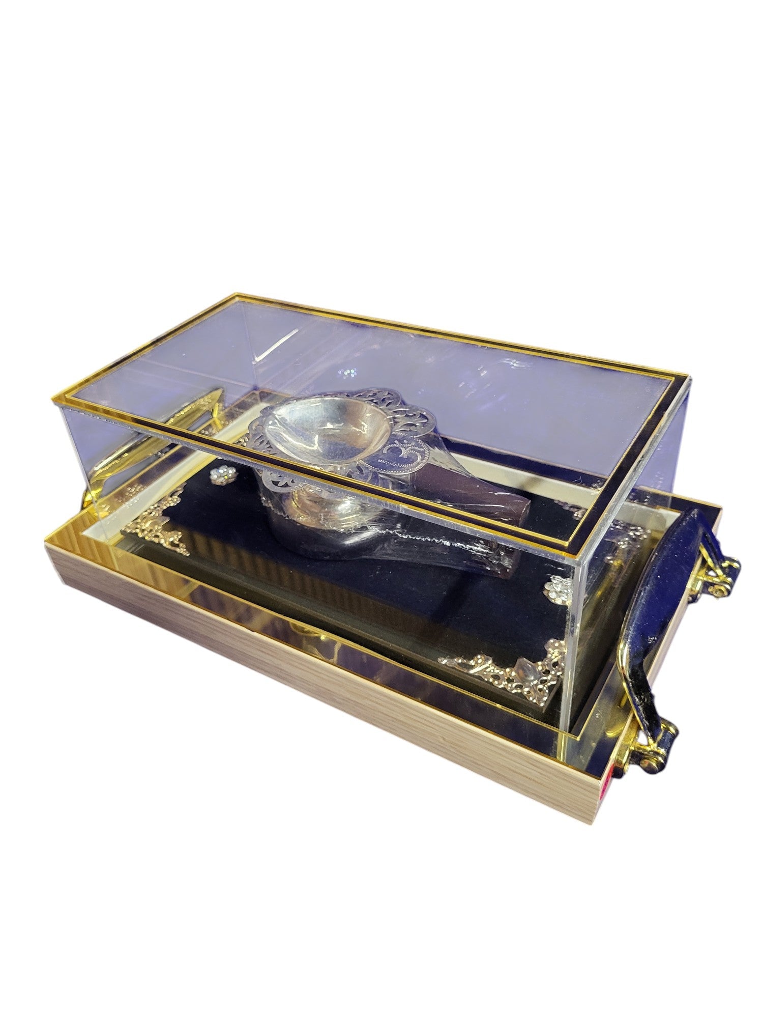JALI CUTTING DEEPAM WITH WOODEN HANDLE"
