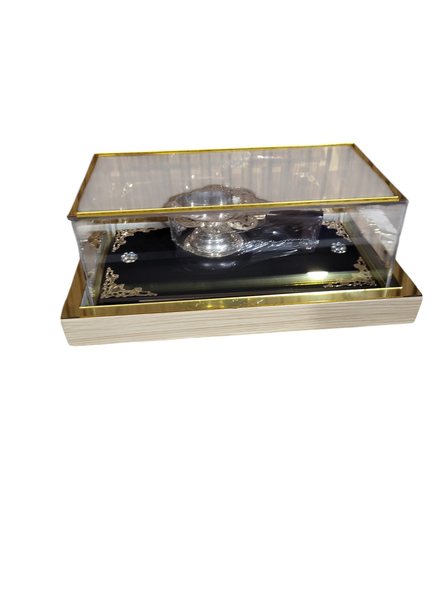 JALI CUTTING DEEPAM WITH WOODEN HANDLE"